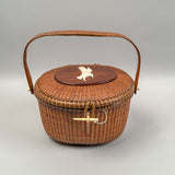 Vintage Nantucket basket purse by José Formoso Reyes